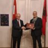 Januz Saliuka merr titullin AMBASADOR I KOMBIT
